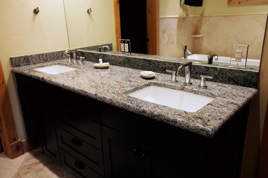 Преимущества раковин из искусственного камня