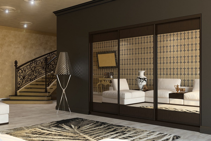 Преимущества встроенных шкафов-купе