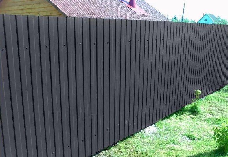 Как выбрать профлист для забора