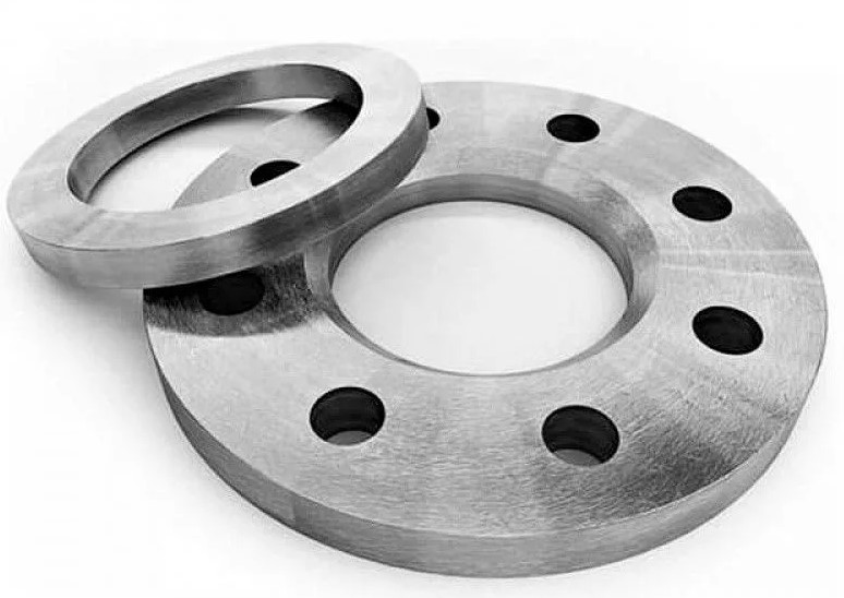 Фланец стальной для труб: виды и особенности