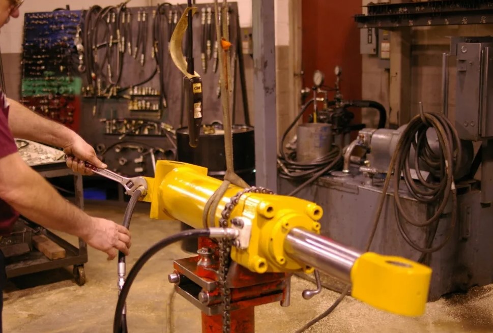 Ремонт гидравлических систем: в чём может быть проблема