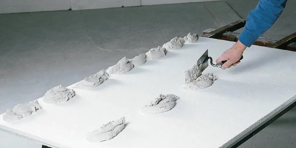 Можно ли прикрепить гипсокартон бескаркасным способом