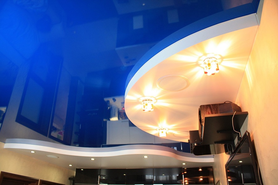 Как выбрать натяжной потолок и компанию для установки