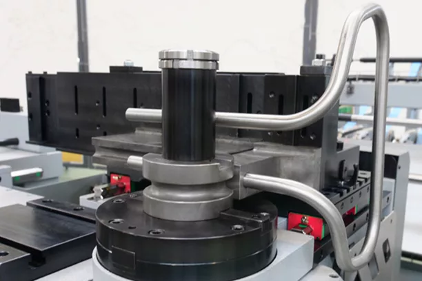 Гибка металлических труб: Искусство изгибания металла