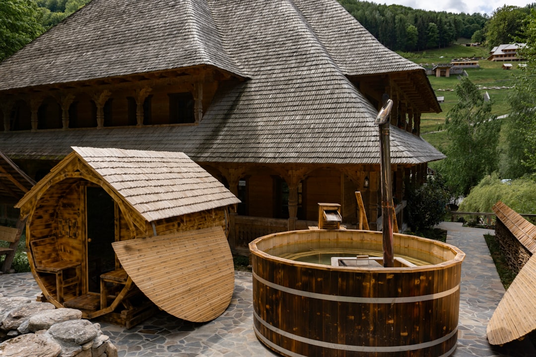 Баня из бруса: уют и традиции в современном исполнении