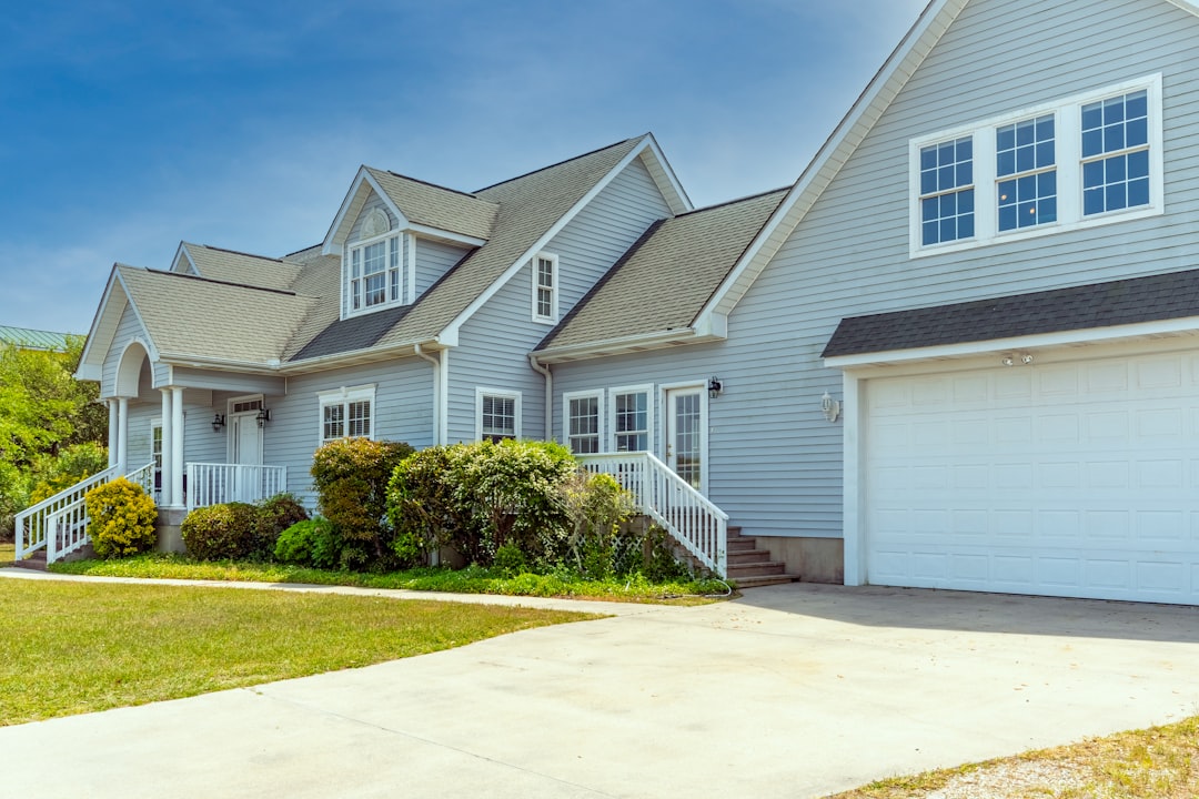 Фасадные панели: как дать вашему дому новую жизнь снаружи