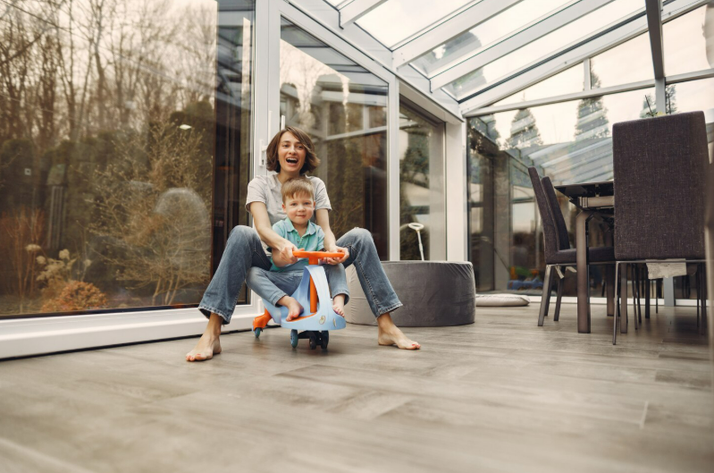 Остекление террас и веранд: превращаем открытое пространство в уютный уголок