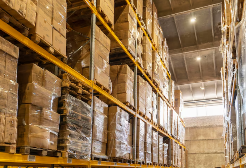 Где хранить вещи в Алматы: как выбрать склад и не переплатить
