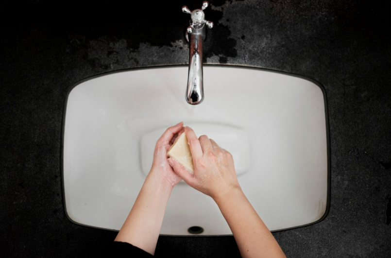 Засор в раковине: причины, последствия и эффективные способы устранения