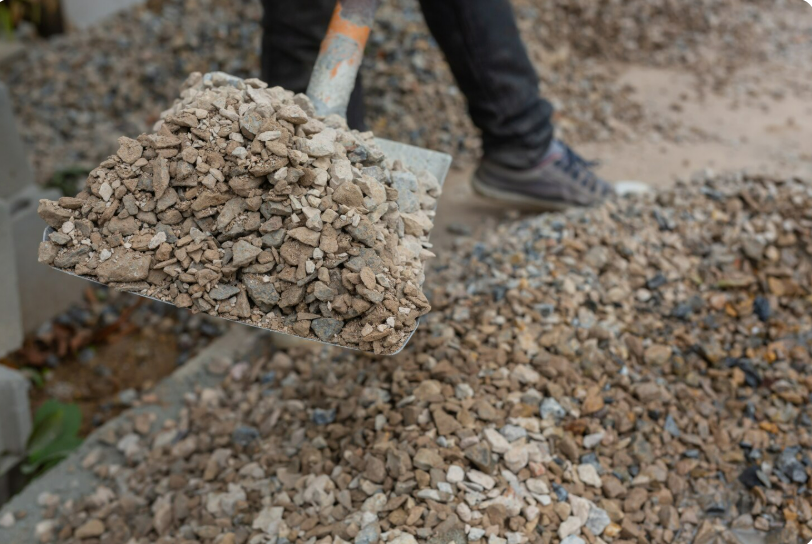 Укладка брусчатки: как превратить дачную тропинку в каменное кружево