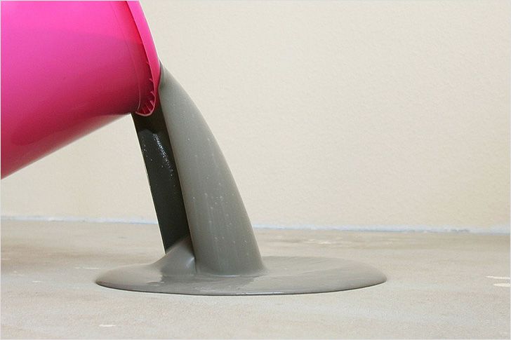 Раствор выливают