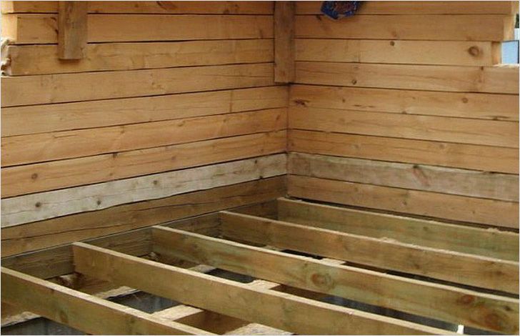 В закладной брус врезают лаги