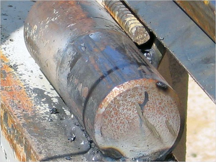 Закладная арматура в петле