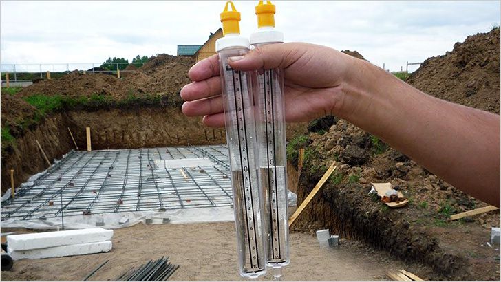 Уровень строительный водяной