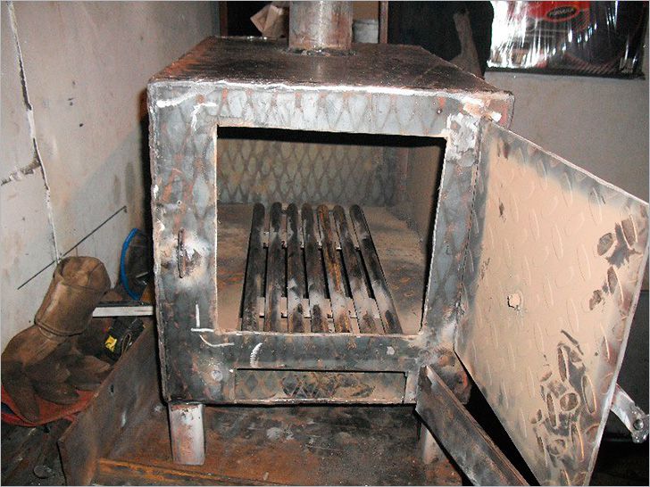 Буржуйка сделана по стандартной схеме