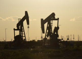 Мировые цены на нефть в ходе торгов растут