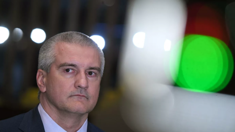 Аксёнов привился от коронавируса