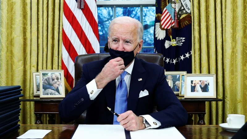 Байден подписал указы о возвращении США в ВОЗ и соглашение по климату