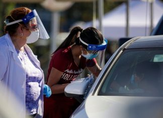 Число случаев коронавируса в США превысило 24 млн