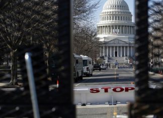 CNN: в Вашингтоне полиция Капитолия задержала вооружённого мужчину