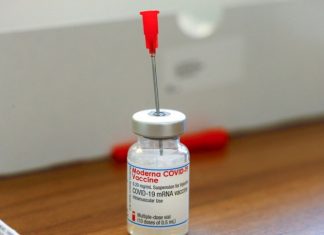 Генсек ООН привился вакциной от коронавируса Moderna