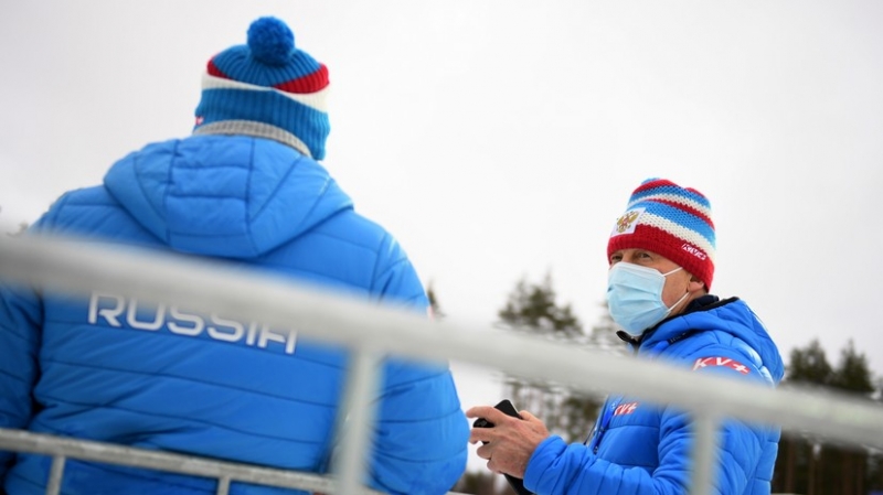 Главный тренер сборной России по биатлону заболел коронавирусом