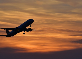 Греция ввела семидневный карантин для авиапассажиров