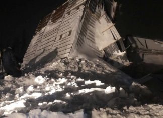 МЧС направило дополнительные силы на место схода лавины в Норильске