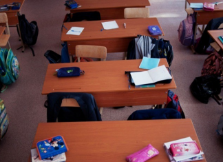 Минпросвещения опровергло тотальный переход школ России на шестидневку