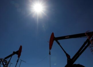 Цена барреля нефти Brent превысила $61