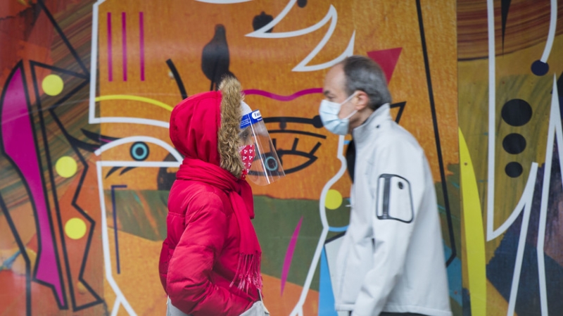 Число случаев коронавируса в Канаде превысило 813 тысяч