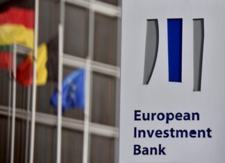 Европейский инвестиционный банк выделит Украине €50 млн на вакцины