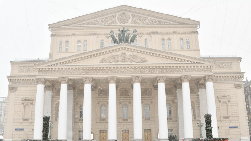 Из Большого театра эвакуировали 800 человек после срабатывания системы пожаротушения