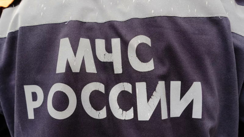 На месте обрушения крыши ангара в Калужской области нашли тело мужчины
