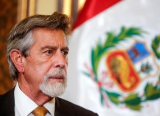 Президент Перу сделал прививку от коронавируса