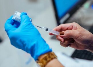 Регулятор ЕС получил заявку Johnson & Johnson на регистрацию вакцины