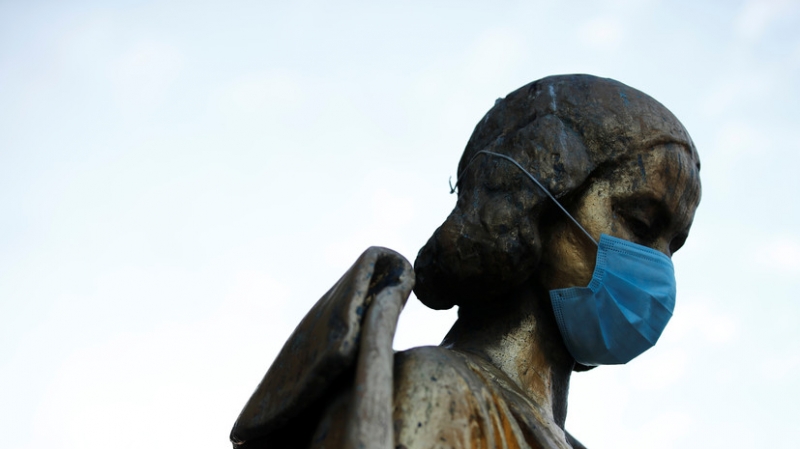 Учёные дали прогноз по отмене масочного режима в России