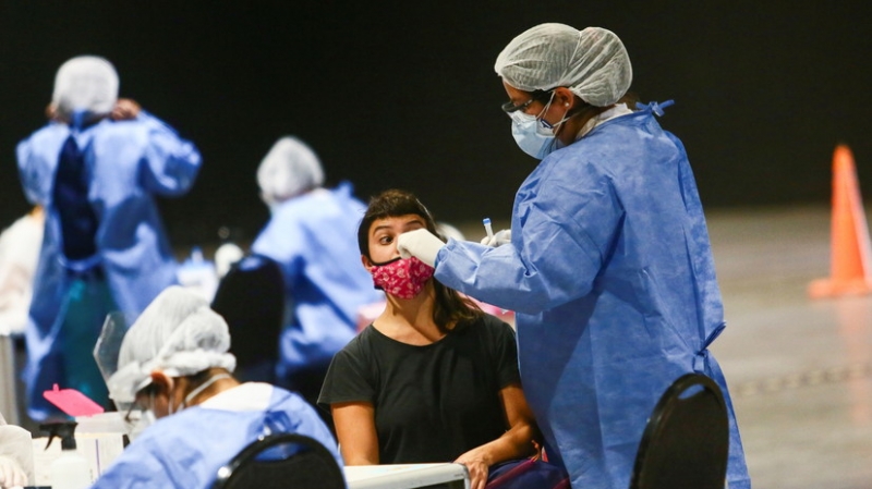 В Аргентине за сутки зафиксировали более семи тысяч случаев COVID-19