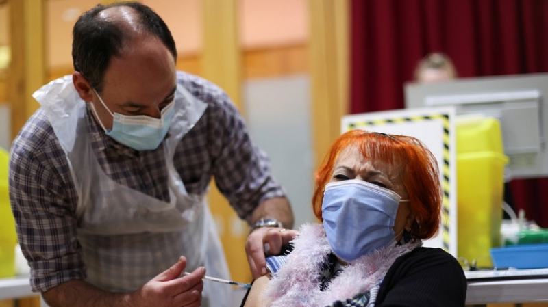 В Британии первую дозу вакцины от коронавируса получили 10 млн человек