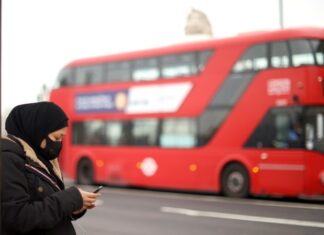 В Британии за сутки зафиксировали 8489 случаев коронавируса