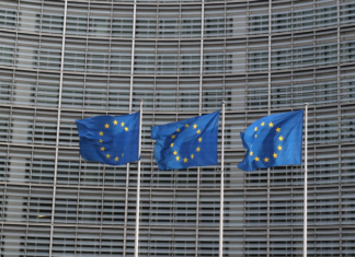 В ЕС призвали Россию пересмотреть решение о высылке дипломатов