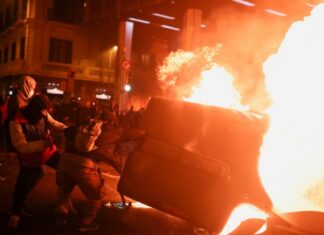 В результате протестов в Испании пострадали около 30 человек