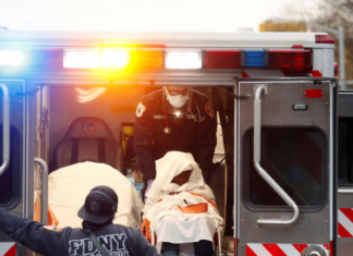 В США за сутки выявили менее 100 тысяч случаев коронавируса