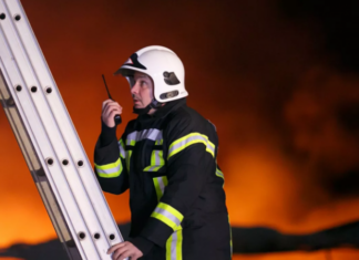 В Волгограде ликвидировали пожар на рынке