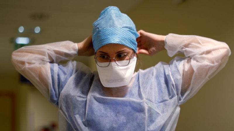 Во Франции за сутки выявили более 25 тысяч случаев коронавируса