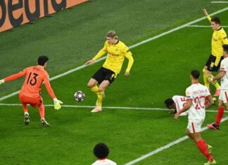 «Боруссия» сыграла вничью с «Севильей» и вышла в четвертьфинал Лиги чемпионов