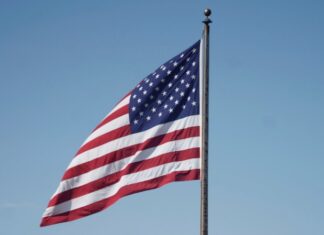 Бывший директор «Военторга» частично признал вину в США