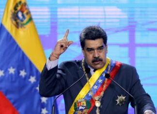 Facebook заблокировал аккаунт Мадуро