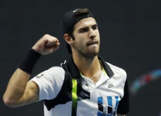 Хачанов вышел в четвертьфинал турнира ATP в Роттердаме