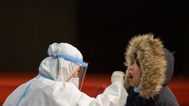 Китайские врачи за сутки выявили восемь случаев COVID-19